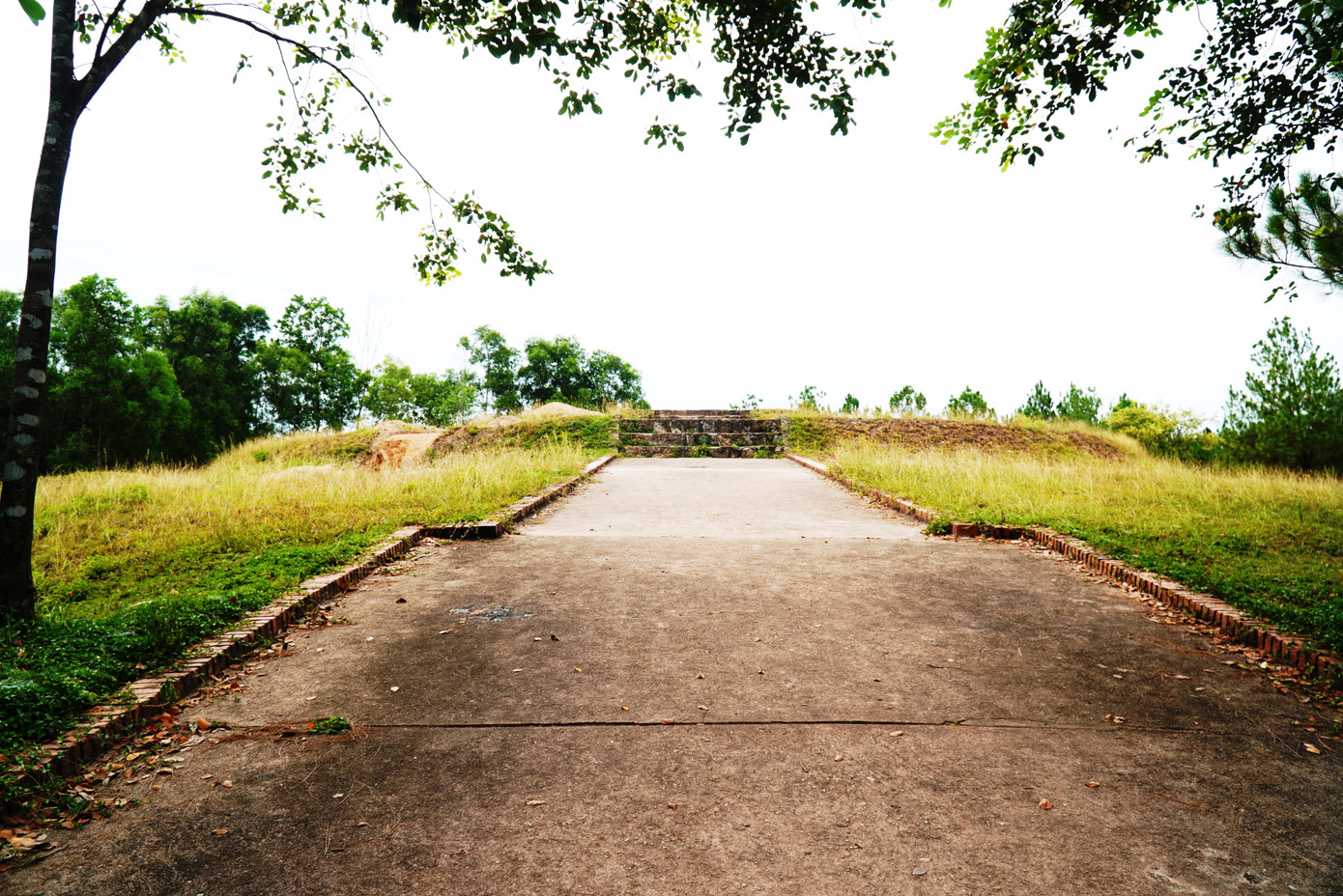 “Kết quả đó đã góp phần xác nhận núi Bân chính là nơi lập đàn tế trời đất, lên ngôi Hoàng đế của Bắc Bình vương Nguyễn Huệ, đồng thời cũng là nơi xuất phát điểm của cuộc hành binh thần tốc, táo bạo, bất ngờ tiêu diệt 29 vạn quân Thanh xâm lược”, ông Chất cho biết.