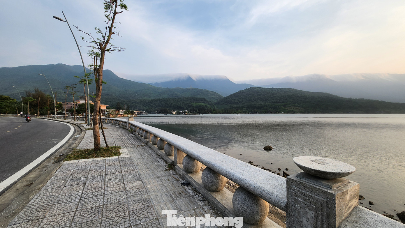 Những năm gần đây, tuyến đường Nguyễn Văn đã được đầu tư chỉnh trang mở rộng lòng đường, vỉa hè, hệ thống lan can, cây xanh, điện chiếu sáng và các công trình trang trí khác… tạo thuận lợi về giao thông đi lại, kinh doanh, buôn bán và tham quan, ngắm cảnh.