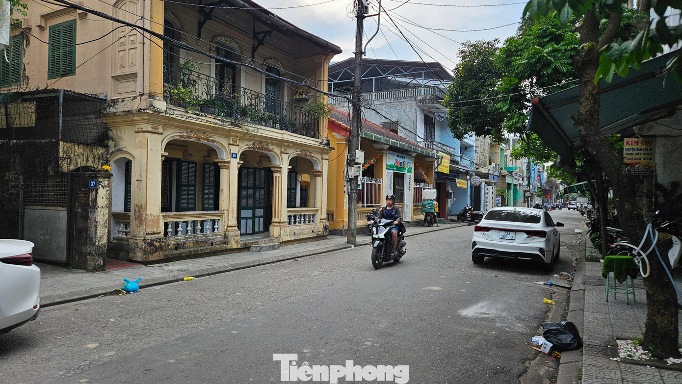 Nhịp sống thường nhật bên trong Kinh thành Huế hiện nay.