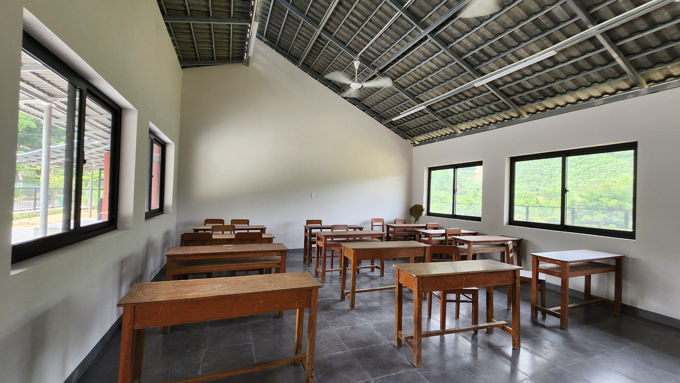 Sau khi khánh thành đưa vào sử dụng, nơi đây không chỉ đáp ứng yêu cầu về cơ sở vật chất cho mục đích giáo dục thường xuyên của hai cấp THCS, THPT các xã Thượng Long, Thượng Quảng, Hương Hữu, mà còn là điểm đào tạo nghề nông thôn, xóa mù chữ, cơ sở học tập cộng đồng của địa phương. Sau khi khánh thành đưa vào sử dụng, nơi đây không chỉ đáp ứng yêu cầu về cơ sở vật chất cho mục đích giáo dục thường xuyên của hai cấp THCS, THPT các xã Thượng Long, Thượng Quảng, Hương Hữu, mà còn là điểm đào tạo nghề nông thôn, xóa mù chữ, cơ sở học tập cộng đồng của địa phương.