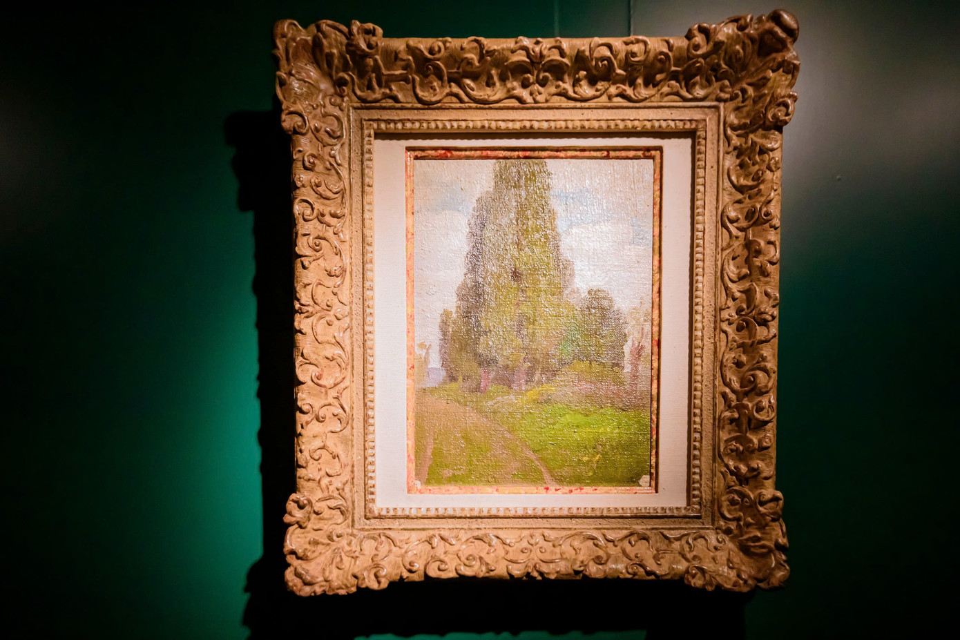 Nhiều tác phẩm hội họa quý giá của vua Hàm Nghi lần đầu tiên được trưng bày tại Việt Nam.