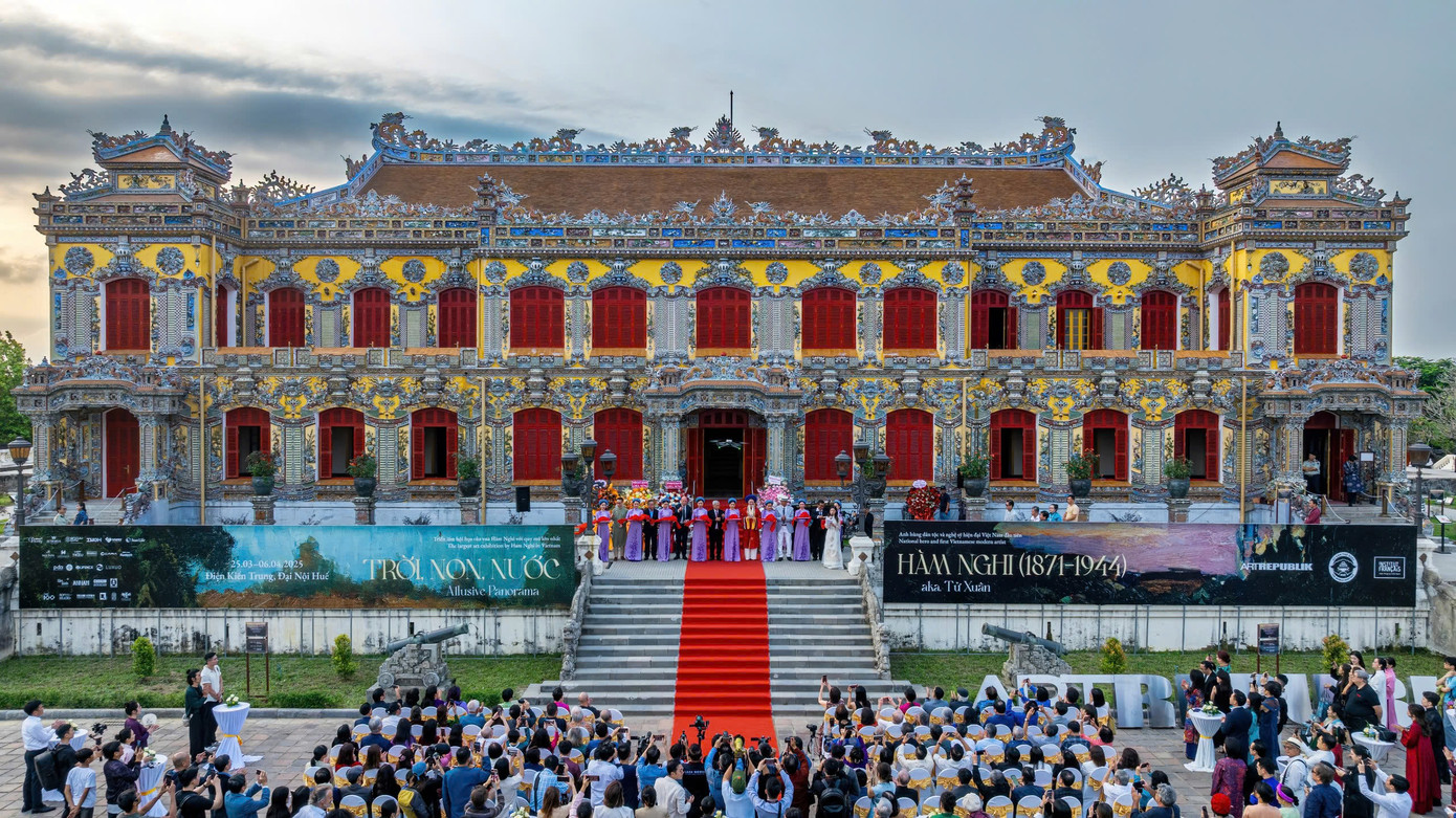 Không gian điện Kiến Trung (Đại nội Huế) là nơi tổ chức triển lãm Trời, Non, Nước | Allusive Panorama.
