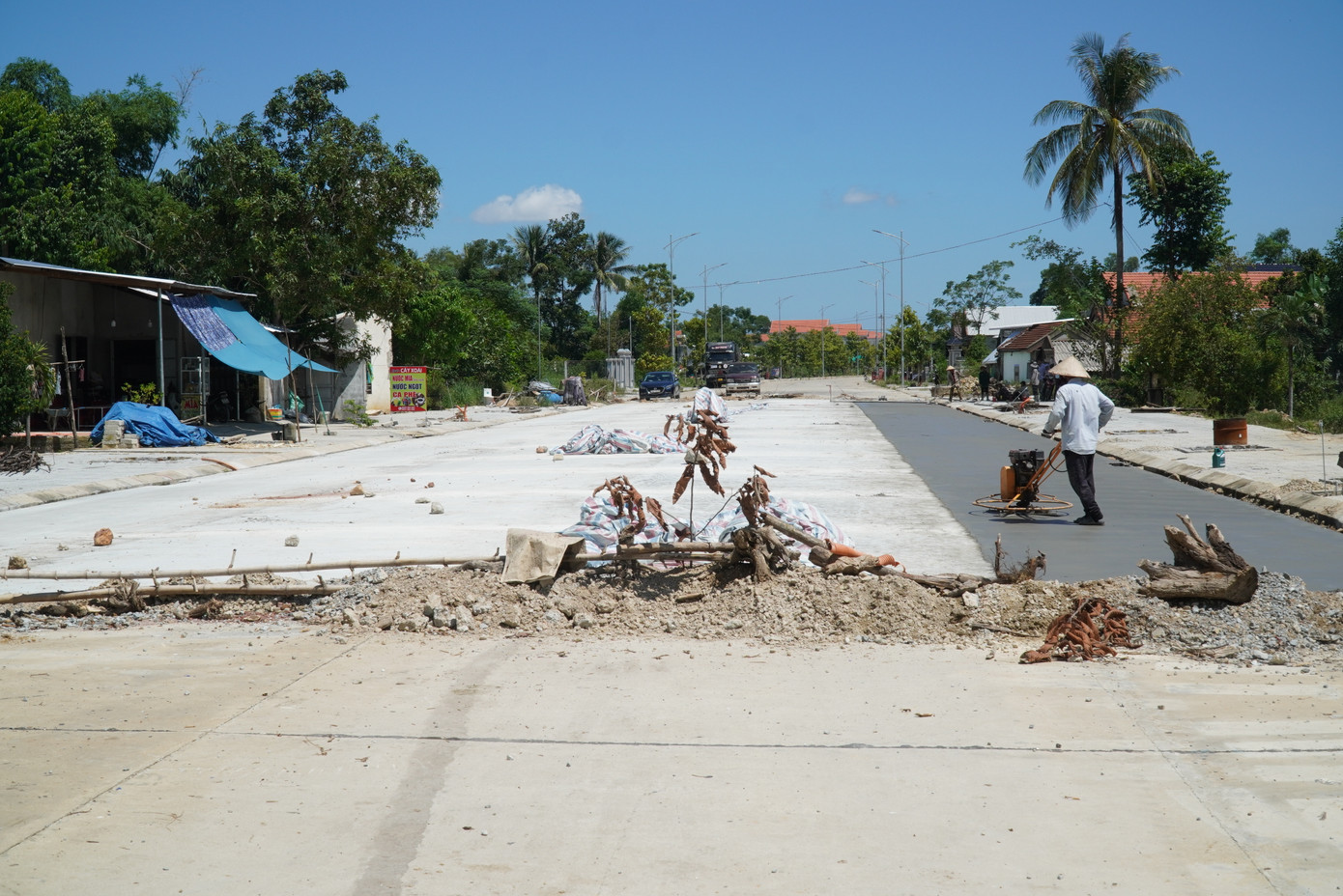 Năm 2019, tuyến đường từ quốc lộ 1 vào VQG Bạch Mã được khởi công xây dựng, do Ban Đầu tư Xây dựng khu vực huyện Phú Lộc làm chủ đầu tư.