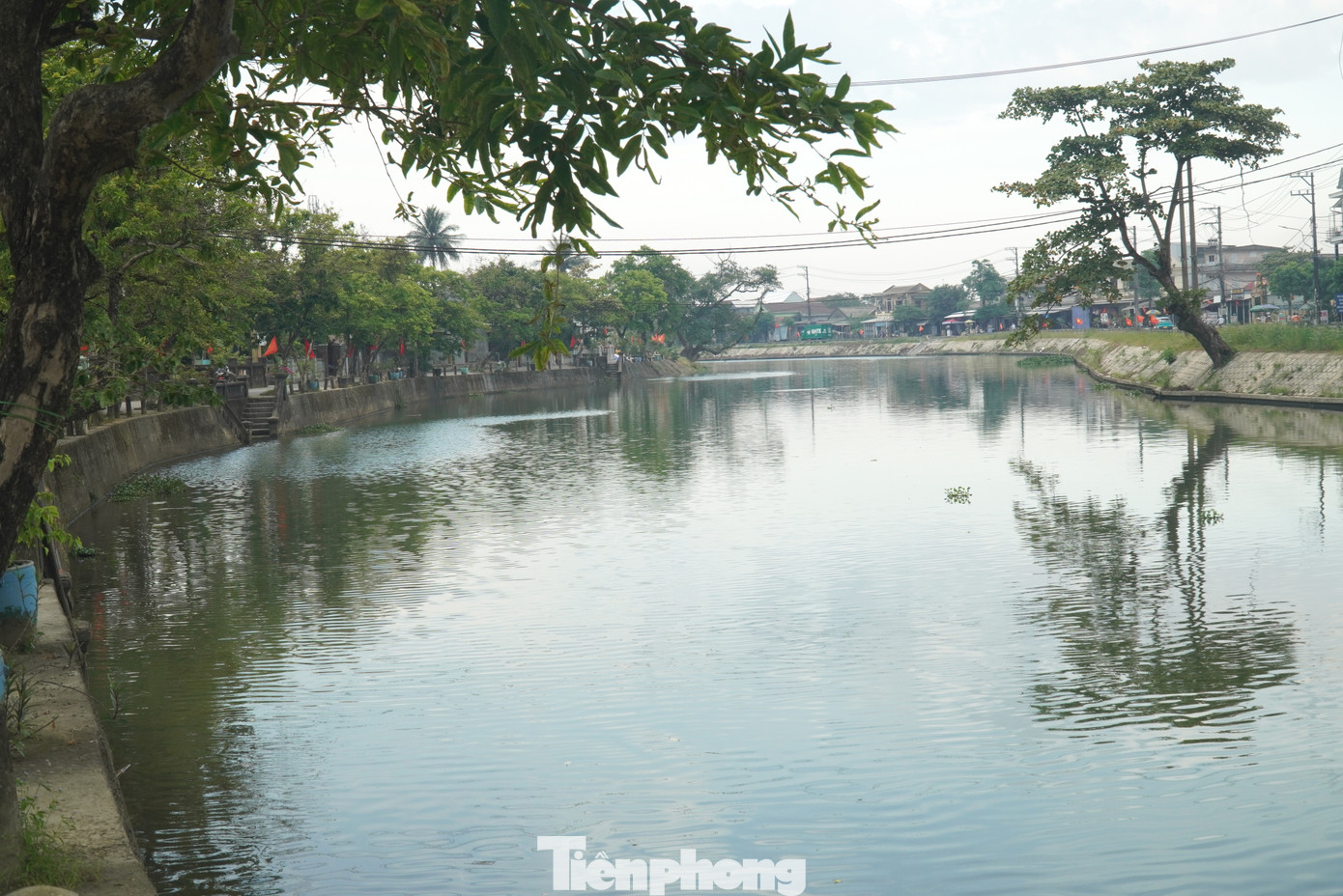 Bên cạnh đó trên địa bàn còn có 2 di tích cấp tỉnh là Am Bà được xếp hạng năm 2007 và di tích Bến Đá được xếp hạng năm 2008. Đây là những “địa chỉ đỏ” trong hành trình giáo dục truyền thống cách mạng cho thế hệ trẻ. Bên cạnh đó trên địa bàn còn có 2 di tích cấp tỉnh là Am Bà được xếp hạng năm 2007 và di tích Bến Đá được xếp hạng năm 2008. Đây là những “địa chỉ đỏ” trong hành trình giáo dục truyền thống cách mạng cho thế hệ trẻ.