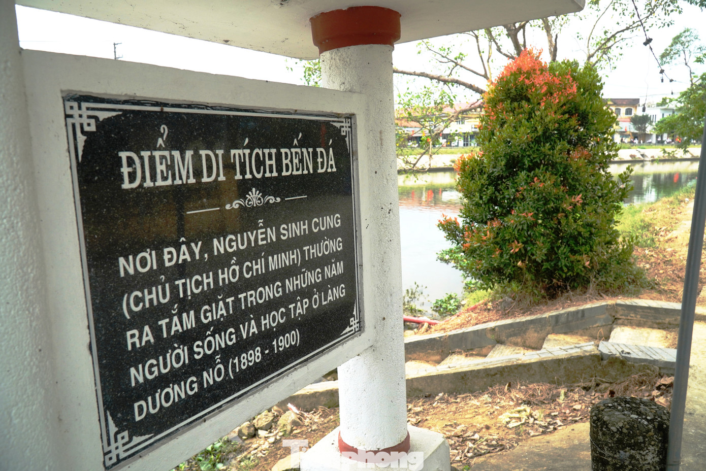 Bên cạnh đó trên địa bàn còn có 2 di tích cấp tỉnh là Am Bà được xếp hạng năm 2007 và di tích Bến Đá được xếp hạng năm 2008. Đây là những “địa chỉ đỏ” trong hành trình giáo dục truyền thống cách mạng cho thế hệ trẻ. Bên cạnh đó trên địa bàn còn có 2 di tích cấp tỉnh là Am Bà được xếp hạng năm 2007 và di tích Bến Đá được xếp hạng năm 2008. Đây là những “địa chỉ đỏ” trong hành trình giáo dục truyền thống cách mạng cho thế hệ trẻ.