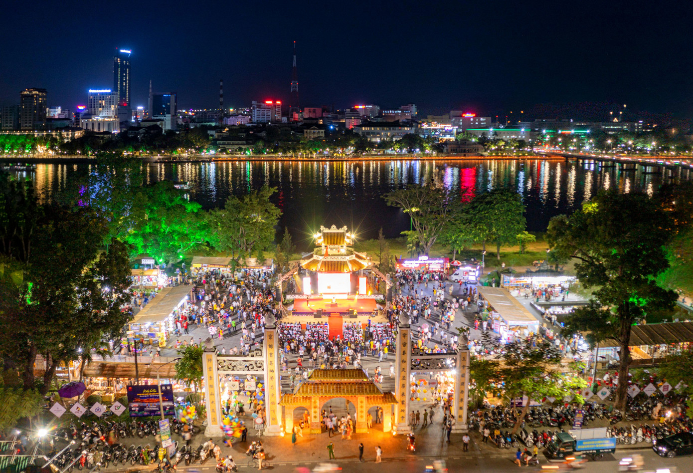 Lễ hội còn là cuộc giao lưu với những câu chuyện được kể theo hình thức sân khấu hóa dành tặng cho cộng đồng, công chúng, du khách đam mê ẩm thực.