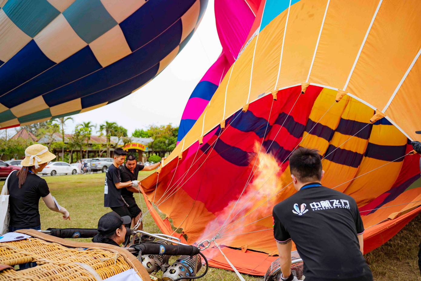 Các sinh viên tham gia hỗ trợ lễ hội sau một tháng rưỡi vẫn chưa nhận được thù lao bồi dưỡng từ đơn vị tổ chức. Ảnh: CTV Các sinh viên tham gia hỗ trợ lễ hội sau một tháng rưỡi vẫn chưa nhận được thù lao bồi dưỡng từ đơn vị tổ chức. Ảnh: CTV