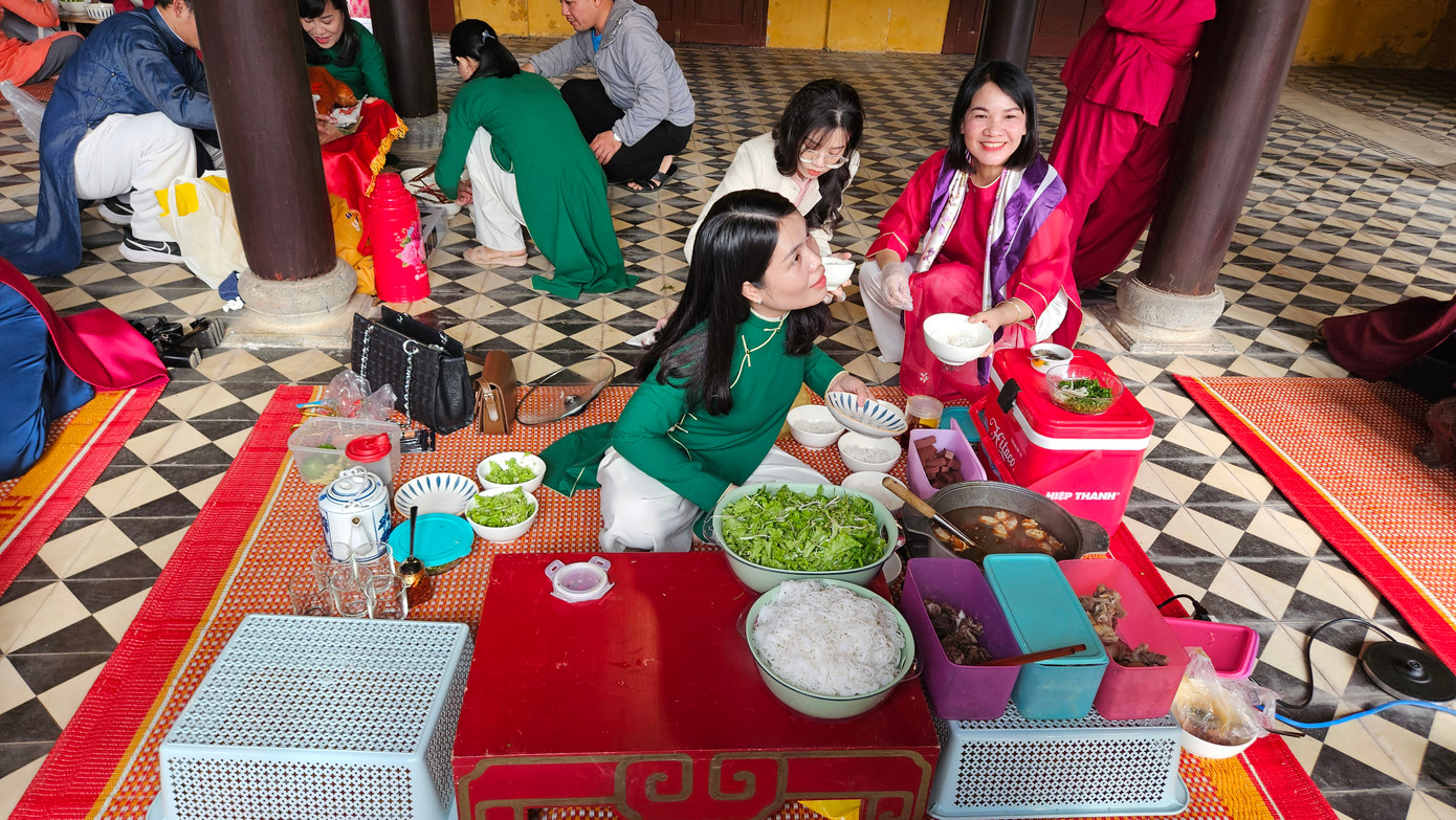 Ông Nguyễn Phước Hải Trung cho hay, chuỗi chương trình văn hóa, du lịch mừng Tết Nguyên đán vào mỗi dịp xuân mới là hoạt động diễn ra thường niên, do Trung tâm tổ chức. Tuy nhiên, với Phong vị Tết Huế, đơn vị luôn muốn có những cách làm mới dựa trên chất liệu truyền thống để mang đến những trải nghiệm thú vị, đa dạng cho công chúng, du khách, đồng thời góp phần quảng bá di sản văn hóa, du lịch Huế.