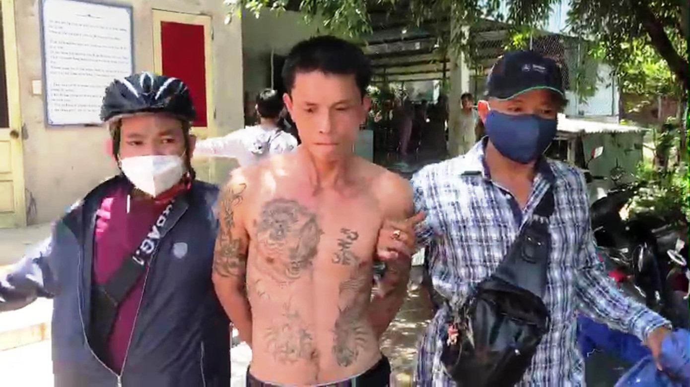 Đối tượng xăm trổ Trần Minh Thế liên tiếp gây ra nhiều vụ cướp giật dây chuyền vàng của phụ nữ đi đường