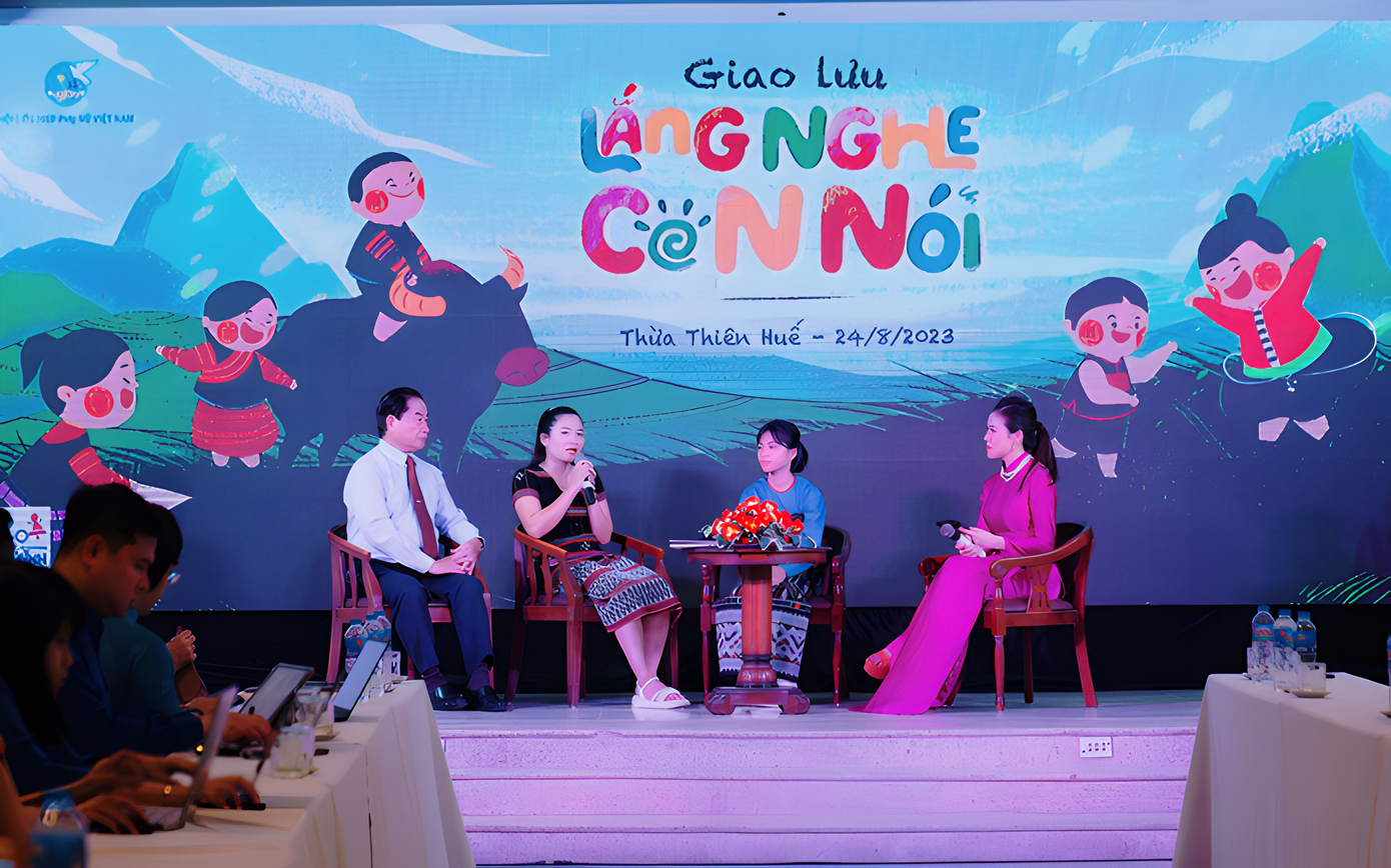 Giao lưu "Lắng nghe con nói". Giao lưu "Lắng nghe con nói".