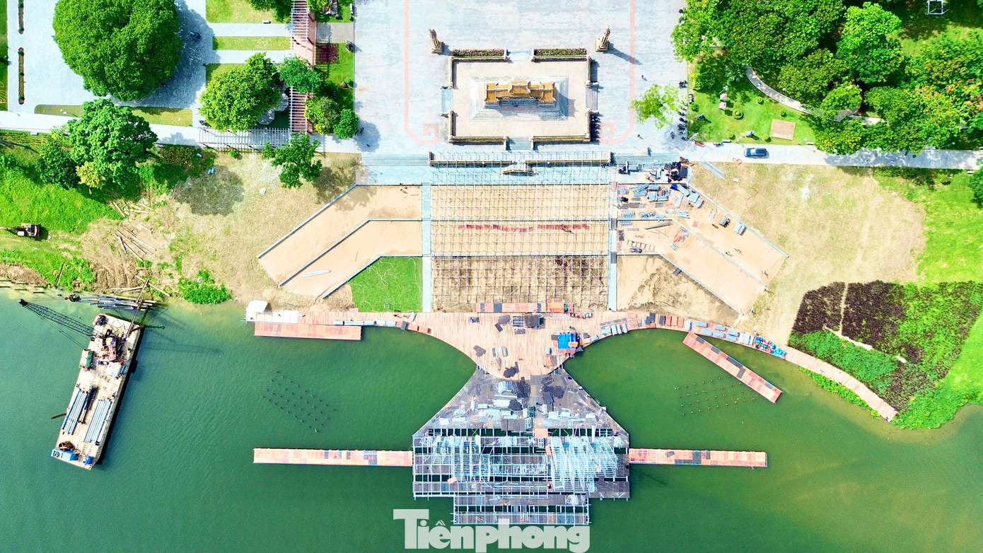 Theo ông Nguyễn Thanh Bình - Phó Chủ tịch Thường trực UBND TP Huế, việc đưa chung kết Hoa hậu Việt Nam 2024 về tổ chức tại Huế là một bước đi chiến lược, góp phần mở rộng không gian Festival, tôn vinh vẻ đẹp truyền thống gắn với bảo tồn, lan tỏa, phát huy giá trị di sản văn hóa và hội nhập. Theo ông Nguyễn Thanh Bình - Phó Chủ tịch Thường trực UBND TP Huế, việc đưa chung kết Hoa hậu Việt Nam 2024 về tổ chức tại Huế là một bước đi chiến lược, góp phần mở rộng không gian Festival, tôn vinh vẻ đẹp truyền thống gắn với bảo tồn, lan tỏa, phát huy giá trị di sản văn hóa và hội nhập.