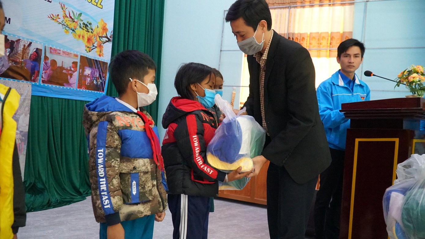 Xuân tình nguyện lan tỏa những yêu thương Xuân tình nguyện lan tỏa những yêu thương