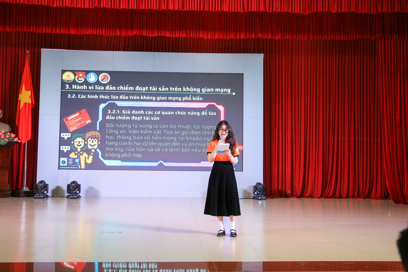 Tuyên truyền, phổ biến pháp luật cho đoàn viên, sinh viên.