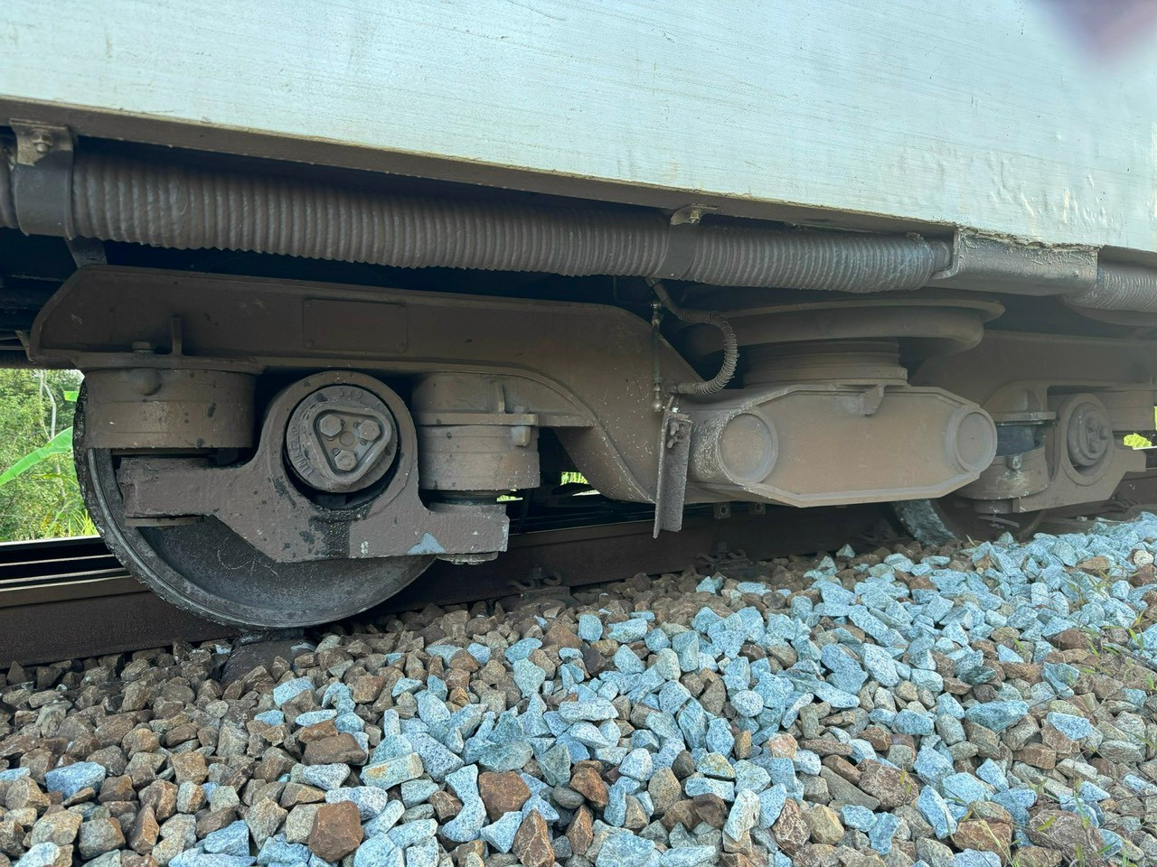 Chỉ sau 10 ngày, trên tuyến đường sắt qua TT-Huế lại xảy ra sự cố tàu hỏa trật bánh. Chỉ sau 10 ngày, trên tuyến đường sắt qua TT-Huế lại xảy ra sự cố tàu hỏa trật bánh.