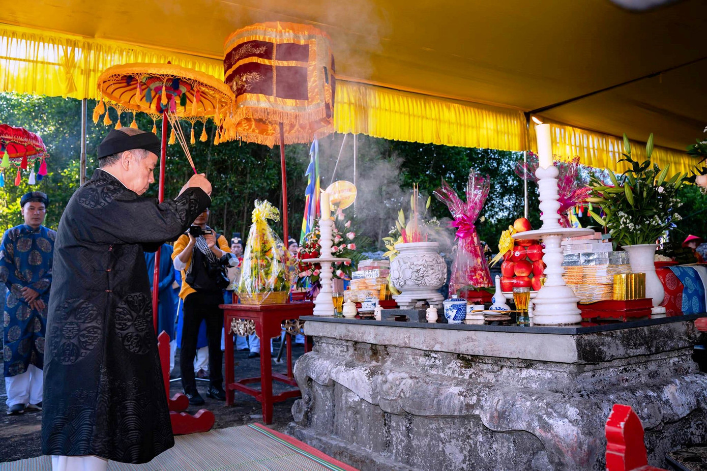 Chúa Nguyễn Phúc Khoát (1714-1765), húy là Hiểu, hiệu Vũ Vương, là vị chúa Nguyễn thứ tám trị vì Đàng Trong từ năm 1738 đến 1765. Ngày 7/7/1765 (nhằm 20.5 âm lịch năm Ất Dậu), chúa Nguyễn Phúc Khoát qua đời, thọ 51 tuổi. Ông được táng tại lăng Trường Thái, làng La Khê (nay thuộc xã Hương Thọ, TP Huế). Ảnh: Văn Thể Huế