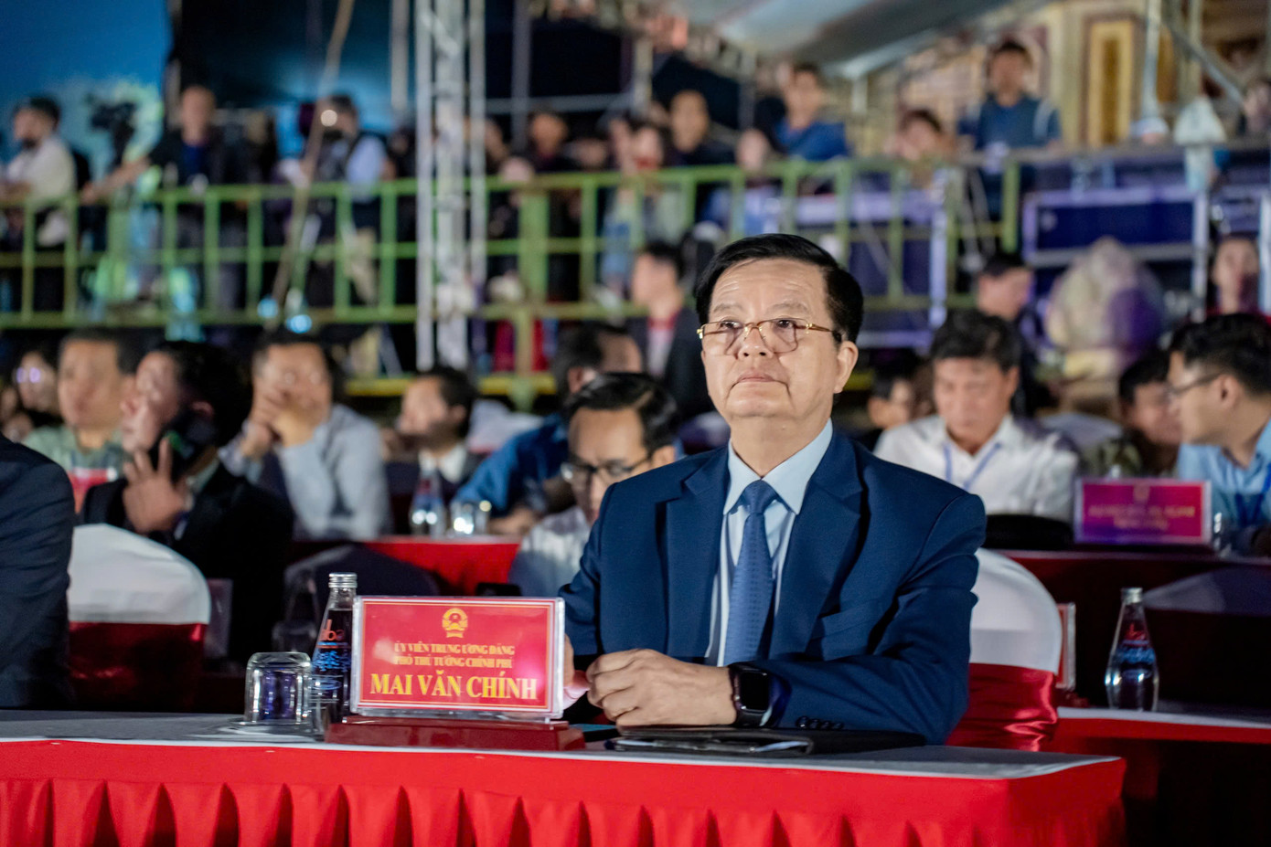 Dự lễ khai mạc có Ủy viên Bộ Chính trị, Thường trực Ban Bí thư Trần Cẩm Tú; Phó Thủ tướng Chính phủ Mai Văn Chính; Phó Chủ tịch Quốc hội Vũ Hồng Thanh; Bộ trưởng Bộ Văn hóa, Thể thao và Du lịch Nguyễn Văn Hùng và đại diện các bộ, ban, ngành Trung ương, lãnh đạo thành phố Huế, cùng đông đảo người dân địa phương và du khách. Ảnh: Đình Hoàng.