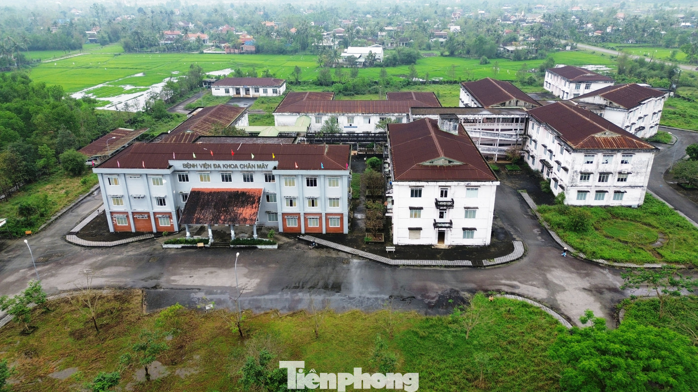 Sở Y tế còn chỉ đạo Trung tâm Y tế huyện Phú Lộc chuyển dần các hoạt động chuyên môn từ cơ sở 1 đóng tại thị trấn Phú Lộc, huyện Phú Lộc, về cơ sở Bệnh viện đa khoa Chân Mây (cũ).