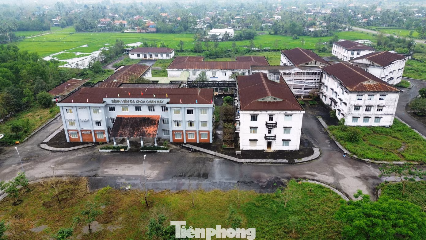 Sở Y tế còn chỉ đạo Trung tâm Y tế huyện Phú Lộc chuyển dần các hoạt động chuyên môn từ cơ sở 1 đóng tại thị trấn Phú Lộc, huyện Phú Lộc, về cơ sở Bệnh viện đa khoa Chân Mây (cũ). Sở Y tế còn chỉ đạo Trung tâm Y tế huyện Phú Lộc chuyển dần các hoạt động chuyên môn từ cơ sở 1 đóng tại thị trấn Phú Lộc, huyện Phú Lộc, về cơ sở Bệnh viện đa khoa Chân Mây (cũ).