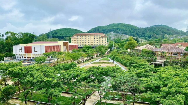 Trường ĐH Luật - ĐH Huế trải qua 68 năm hình thành và phát triển, 10 năm thành lập.