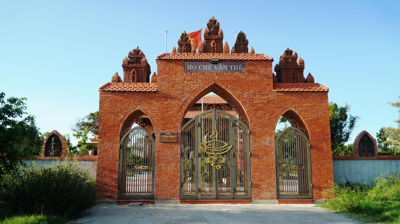 Việc xây dựng nhà thờ Chăm tại Vân Thê là để thờ phụng ông bà, tổ tiên của dòng họ Chế làng Vân Thê nói riêng, họ Chế trên đất nước Việt Nam nói chung.