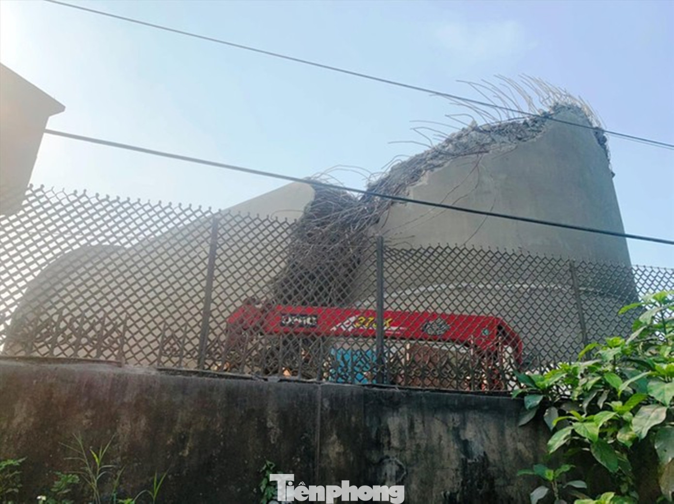 Năm 2021, Công ty CP Long Thọ di dời nhà máy xi măng về phường Thủy Phương, thị xã Hương Thủy. Khu đất nhà máy cũ được giao về cho Trung tâm Phát triển Quỹ đất tỉnh TT-Huế tiếp nhận, quản lý.