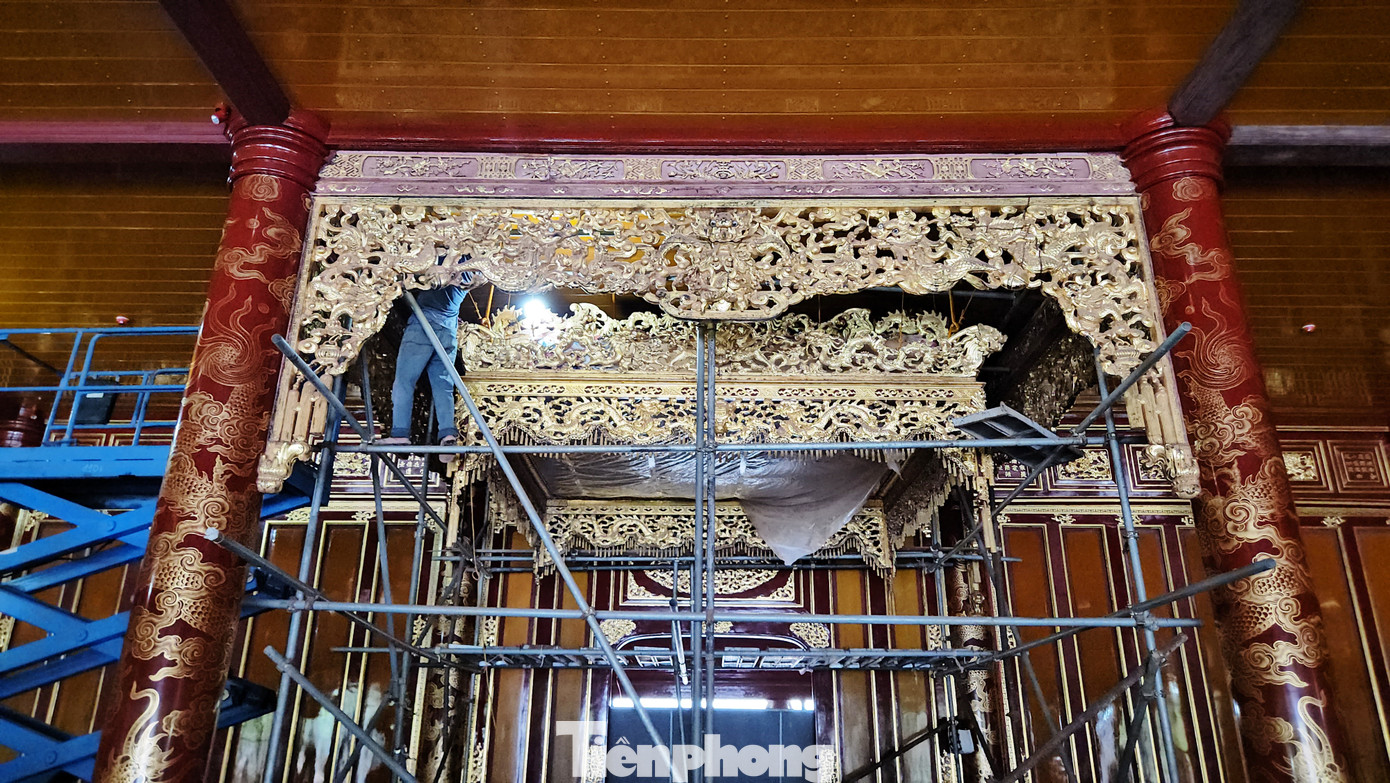 Dự án còn phục hồi bửu tán và các đồ nội thất khác. Dự án còn phục hồi bửu tán và các đồ nội thất khác.