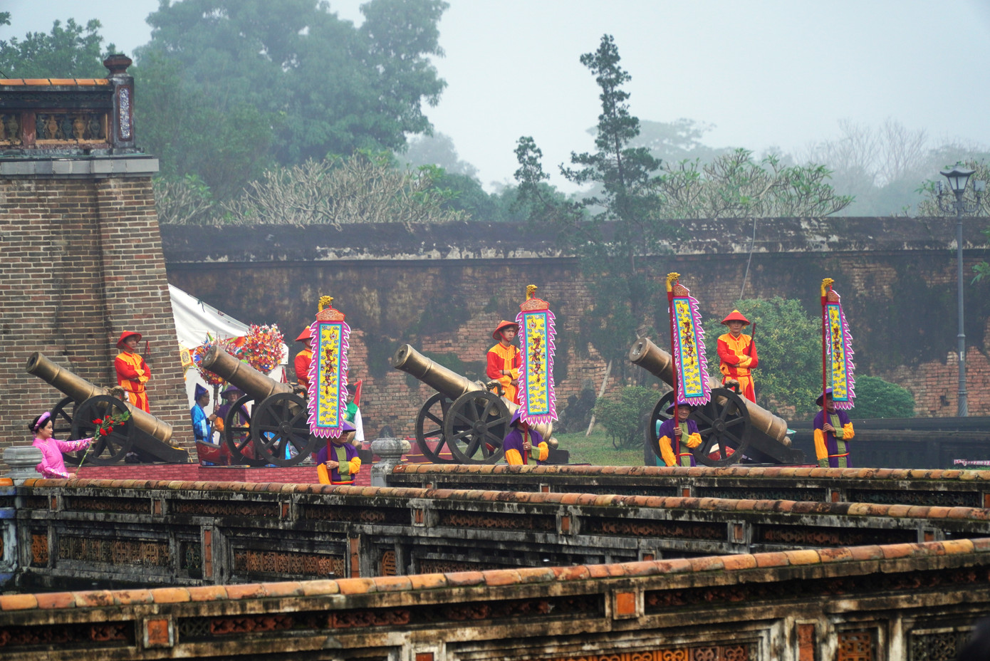 Thần công sẵn sàng khai hỏa mở màn Festival Huế 2024. Ảnh: Ngọc Văn.