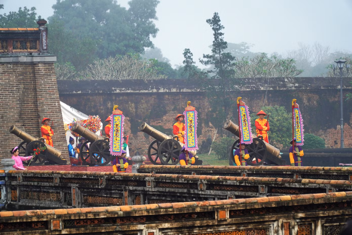 Thần công sẵn sàng khai hỏa mở màn Festival Huế 2024. Ảnh: Ngọc Văn.