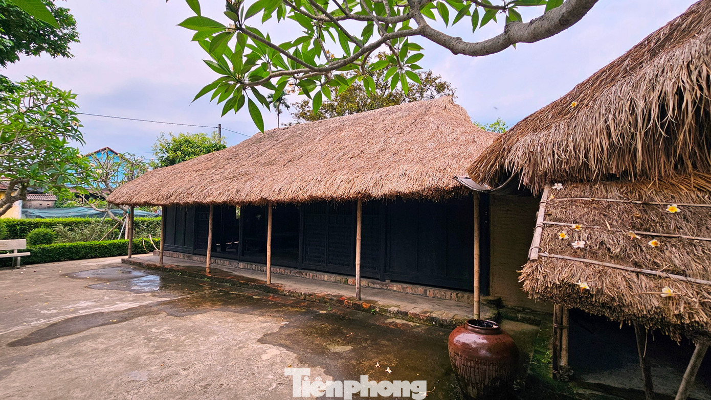 Dương Nỗ là vùng đất ghi dấu tuổi thơ của Chủ tịch Hồ Chí Minh. Trong giai đoạn 1898 -1900, cậu bé Nguyễn Sinh Cung đã cùng cha là cụ Nguyễn Sinh Sắc về sống tại làng Dương Nỗ. Dương Nỗ là vùng đất ghi dấu tuổi thơ của Chủ tịch Hồ Chí Minh. Trong giai đoạn 1898 -1900, cậu bé Nguyễn Sinh Cung đã cùng cha là cụ Nguyễn Sinh Sắc về sống tại làng Dương Nỗ.