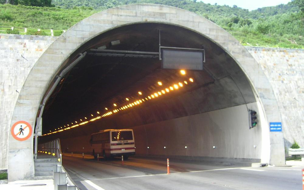 Hầm Phước Tượng. Ảnh: Deoca.vn Hầm Phước Tượng. Ảnh: Deoca.vn