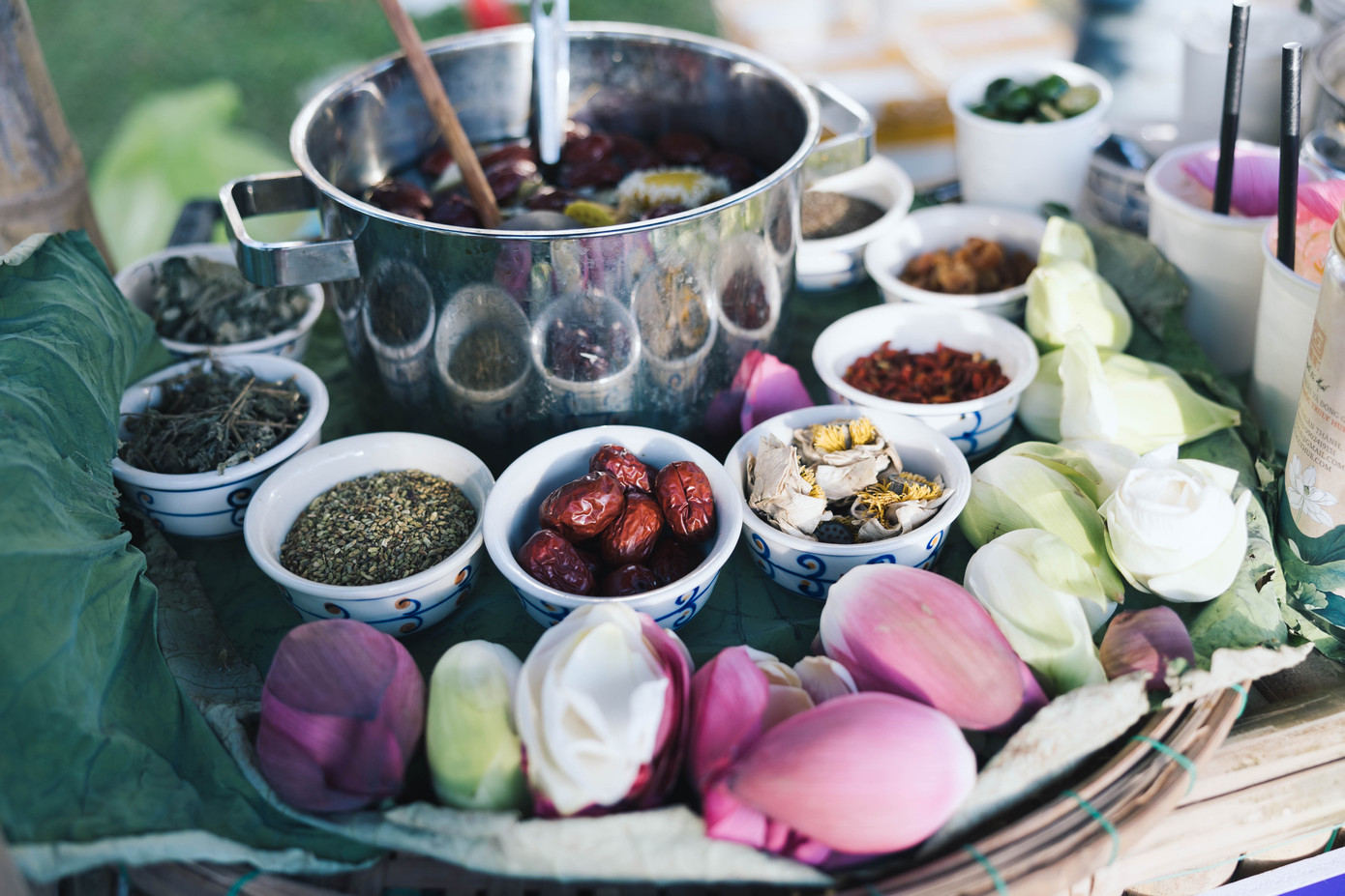 Ẩm thực về sen Huế. Ẩm thực về sen Huế.