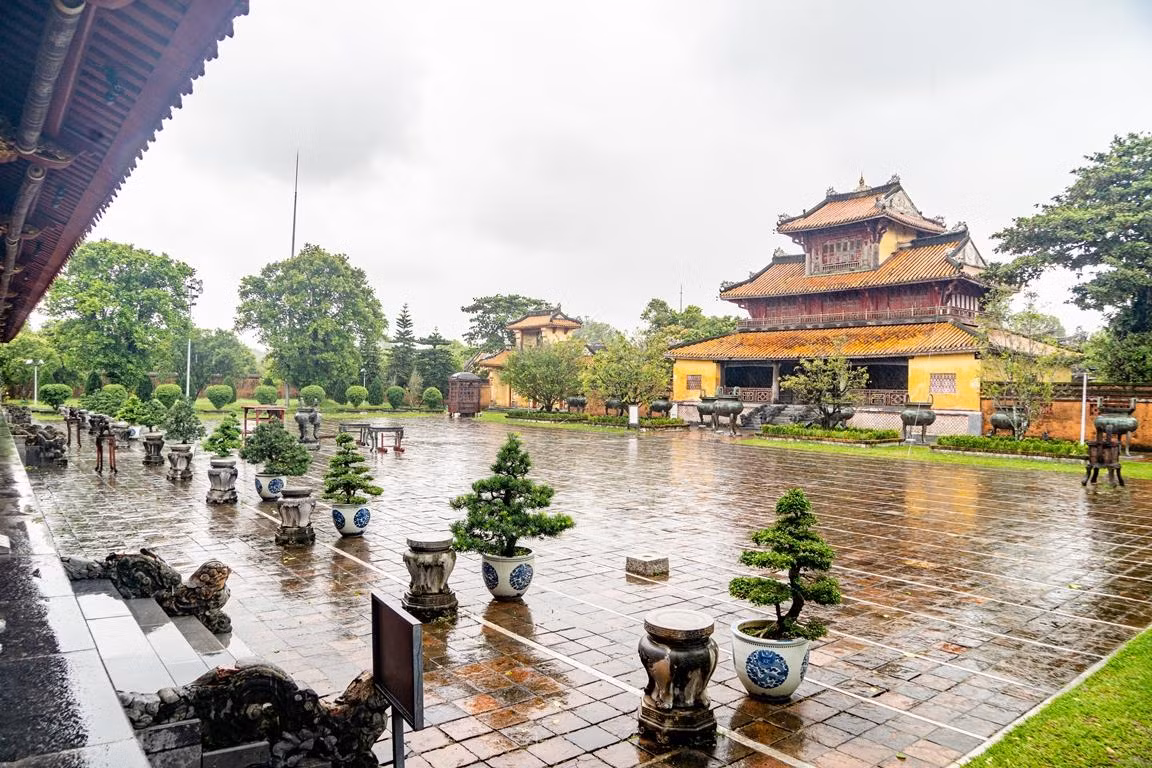 Các công trình di tích quan trọng trong Đại nội Huế vẫn đứng vững sau mưa bão. Ảnh: Bảo Minh
