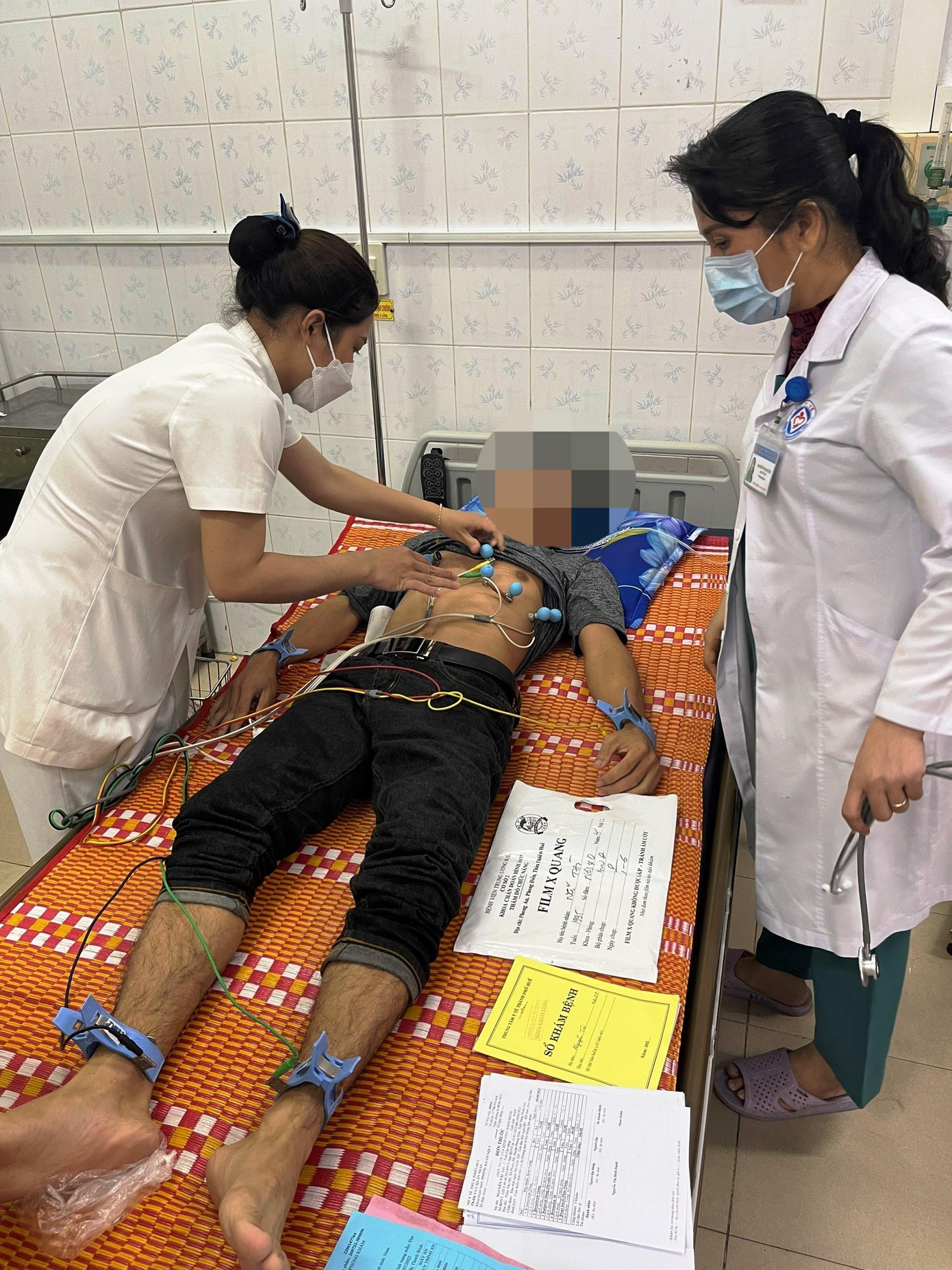 Trung tâm Y tế thị xã Hương Thủy tiếp nhận, cấp cứu người bệnh