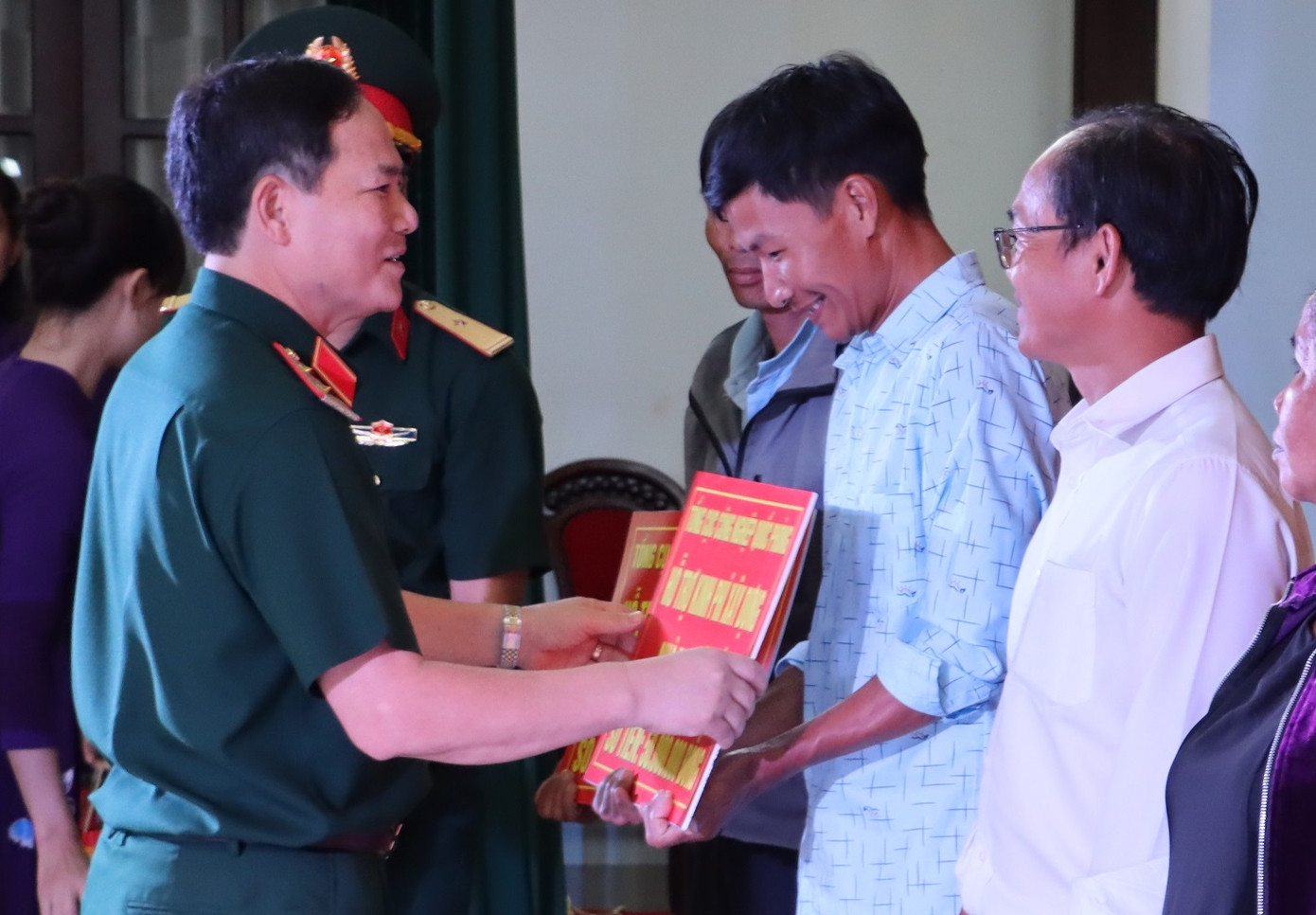 Có 17 ngôi nhà tình thương, nhà đại đoàn kết tại TT-Huế được hỗ trợ kinh phí xây dựng dịp này.