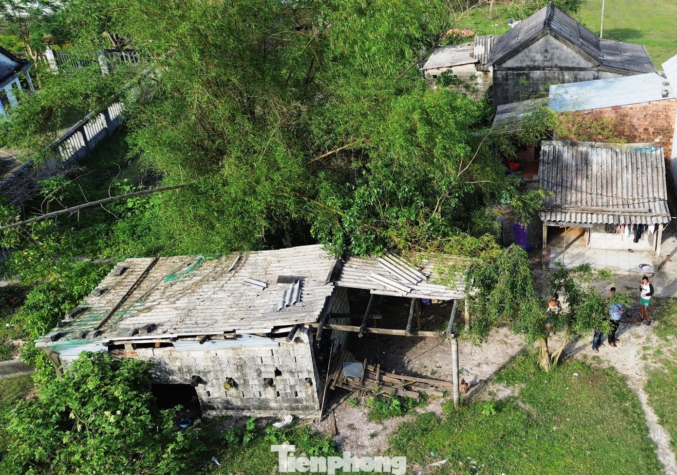 Chủ tịch UBND xã Lộc Vĩnh đề nghị dự án du lịch cần triển khai theo kế hoạch, tiến độ đã được cấp có thẩm quyền phê duyệt, nếu chậm tiến độ cần thu hồi dự án, xóa quy hoạch “treo” để người dân an cư lạc nghiệp. Chủ tịch UBND xã Lộc Vĩnh đề nghị dự án du lịch cần triển khai theo kế hoạch, tiến độ đã được cấp có thẩm quyền phê duyệt, nếu chậm tiến độ cần thu hồi dự án, xóa quy hoạch “treo” để người dân an cư lạc nghiệp.