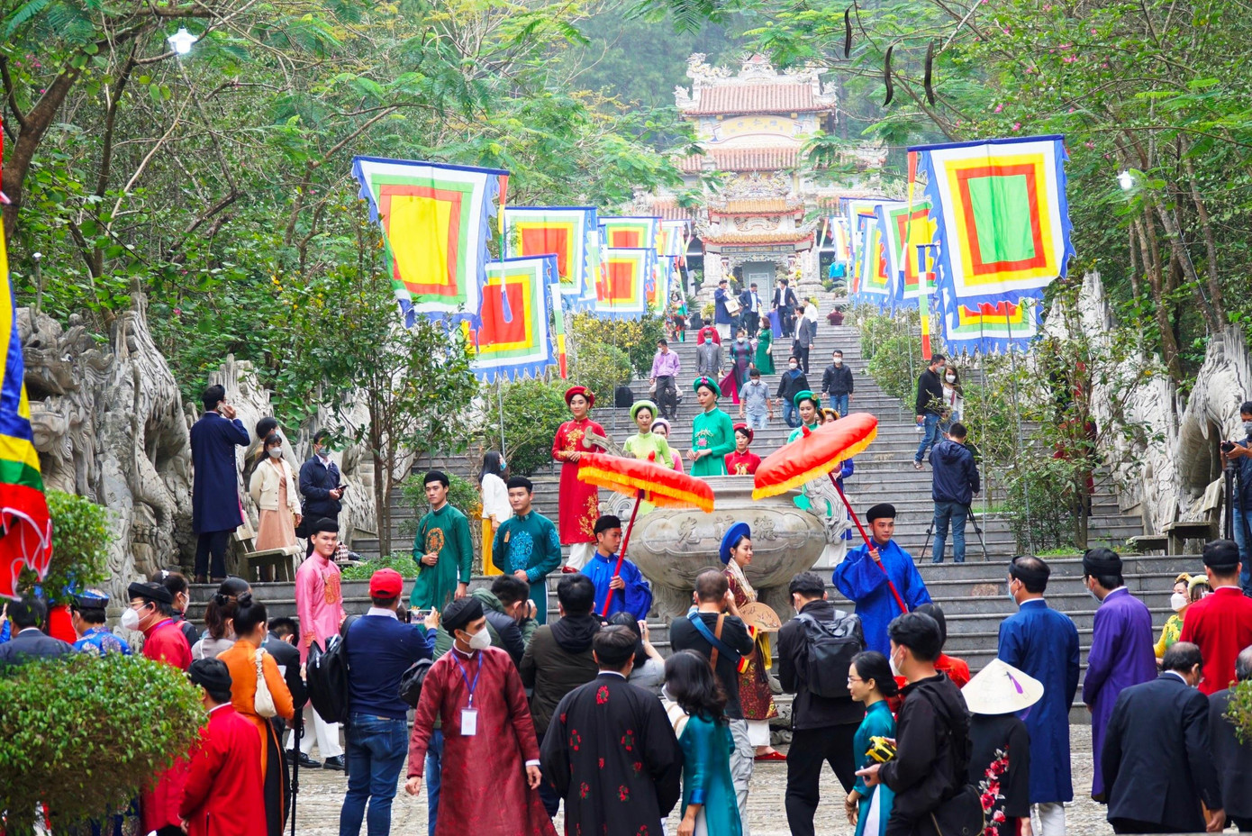 Hoạt động du Xuân, hành hương đầu năm tại Huế