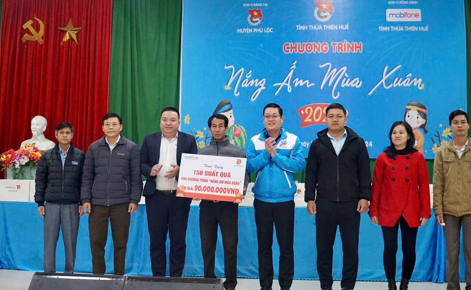 Chương trình tặng quà Tết cho trẻ em có hoàn cảnh khó khăn nhận được sự đồng hành, hỗ trợ của Mobifone chi nhánh TT-Huế.