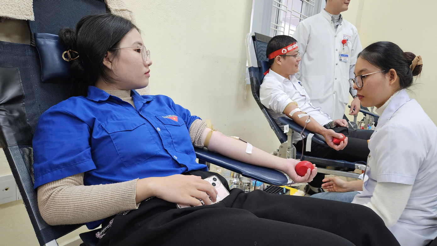Hoạt động hiến máu đã tiếp nhận hơn 624 đơn vị máu từ đoàn viên, thanh niên, sinh viên, cán bộ, viên chức, người dân Huế. Hoạt động hiến máu đã tiếp nhận hơn 624 đơn vị máu từ đoàn viên, thanh niên, sinh viên, cán bộ, viên chức, người dân Huế.