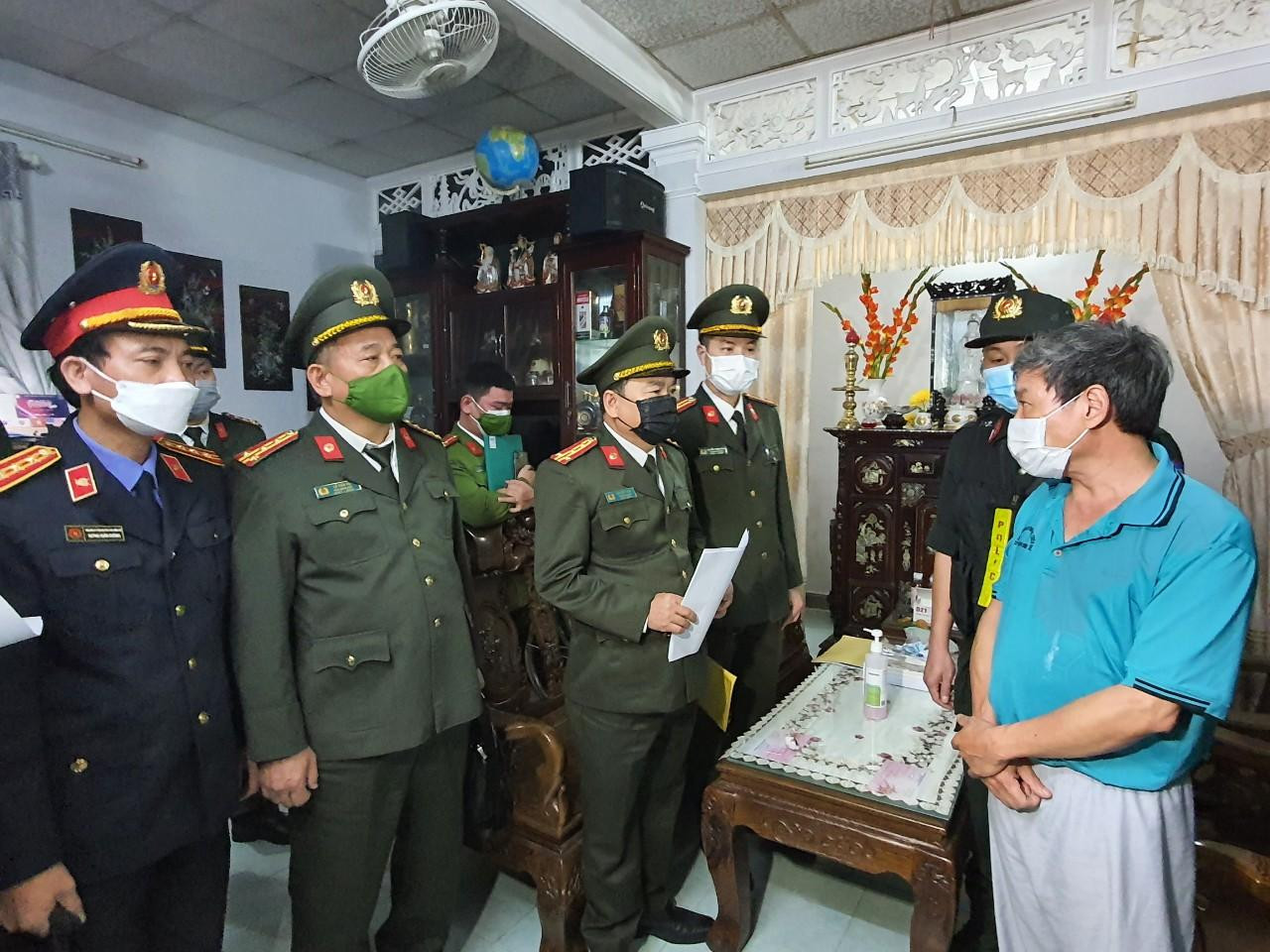 Ông Ngô Thông bị khởi tố, bắt tạm giam về hành vi thiếu trách nhiệm gây hậu quả nghiêm trọng Ông Ngô Thông bị khởi tố, bắt tạm giam về hành vi thiếu trách nhiệm gây hậu quả nghiêm trọng