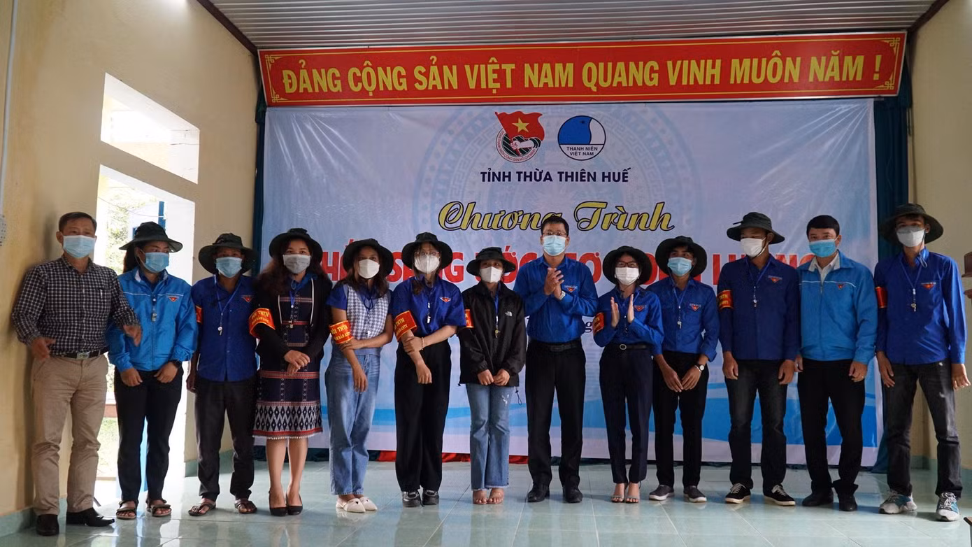 Ra mắt đội hình thanh niên tình nguyện bảo đảm an ninh trật tự địa bàn