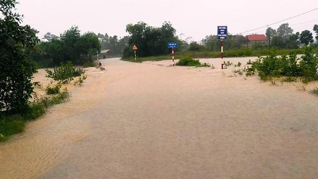 Mưa lớn làm tăng nguy cơ tái ngập lụt ở các vùng trũng tỉnh TT-Huế Mưa lớn làm tăng nguy cơ tái ngập lụt ở các vùng trũng tỉnh TT-Huế
