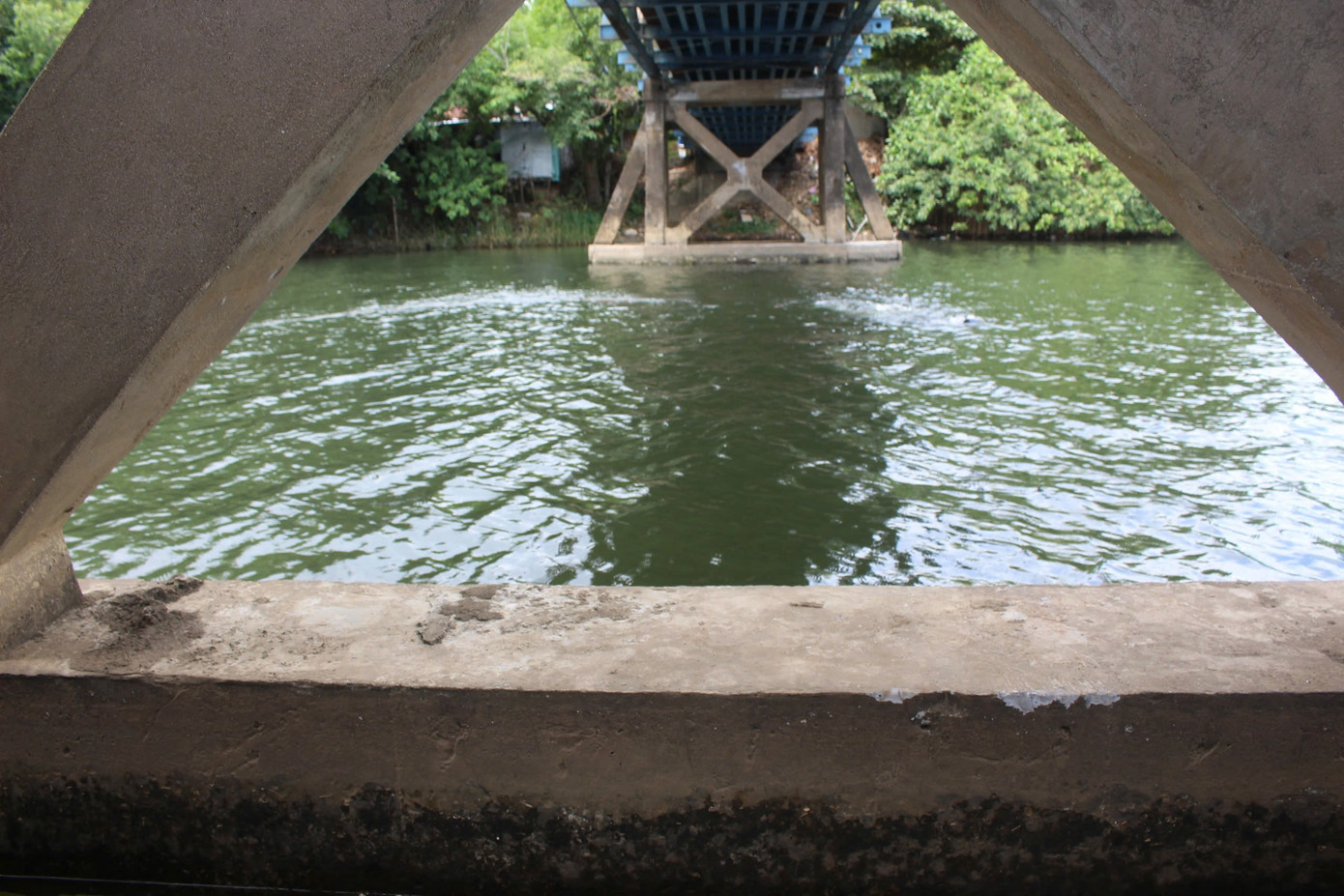 Người dân cồn Hến (phường Vĩ Dạ) mong muốn các cấp có thẩm quyền sớm đầu tư xây mới, mở rộng cầu Phú Lưu để người dân yên tâm qua lại làm ăn, sinh sống.