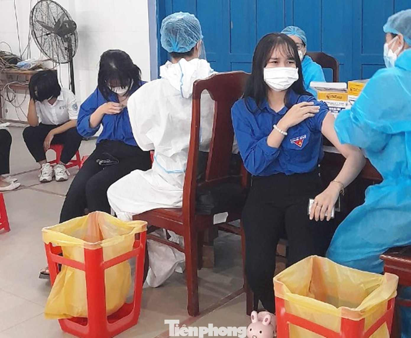 Tiêm chủng tại Trường THPT Phú Bài, thị xã Hương Thủy, TT-Huế Tiêm chủng tại Trường THPT Phú Bài, thị xã Hương Thủy, TT-Huế