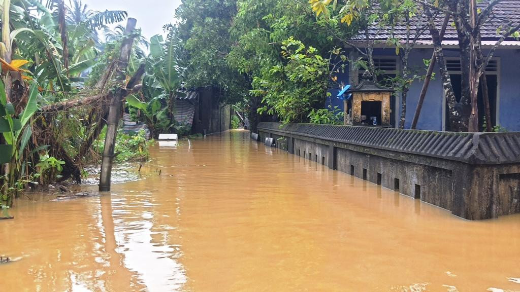 Lũ vẫn rút chậm tại TT-Huế trong ngày 16/10. Ảnh: N.V