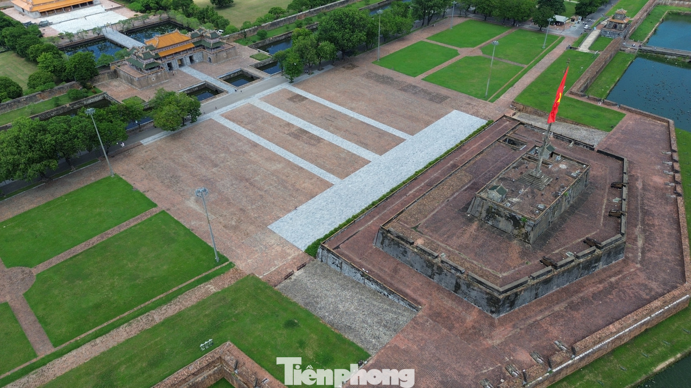 Điểm cầu truyền hình trực tiếp chung kết Đường lên đỉnh Olympia năm thứ 24 ở Huế sẽ diễn ra tại Quảng trường Ngọ môn - không gian nằm giữa hai Di tích Ngọ môn và Kỳ đài Huế, vào ngày 13/10 tới. Điểm cầu truyền hình trực tiếp chung kết Đường lên đỉnh Olympia năm thứ 24 ở Huế sẽ diễn ra tại Quảng trường Ngọ môn - không gian nằm giữa hai Di tích Ngọ môn và Kỳ đài Huế, vào ngày 13/10 tới.