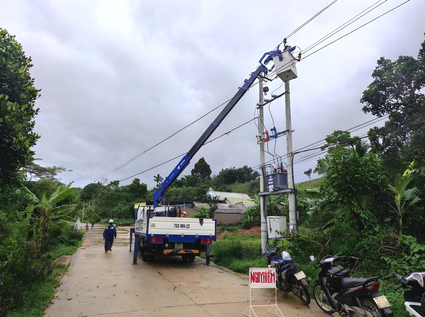 Sự cố điện xảy ra chủ yếu ở các khu vực, huyện, thị xã phía bắc tỉnh TT-Huế. (Ảnh minh họa)