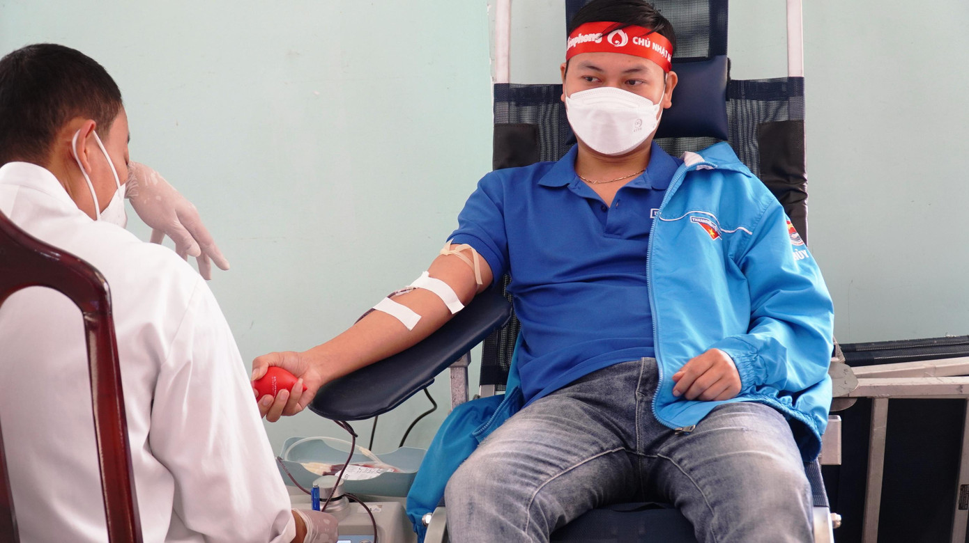 Anh Phan Tuấn Vũ - Bí thư Đoàn xã Thủy Phù (Hương Thủy), người đã 27 lần hiến máu tình nguyện