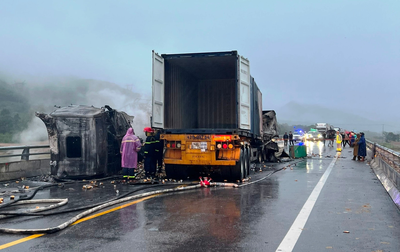 Hiện trường vụ tai nạn giao thông nghiêm trọng. (Ảnh: H.D)