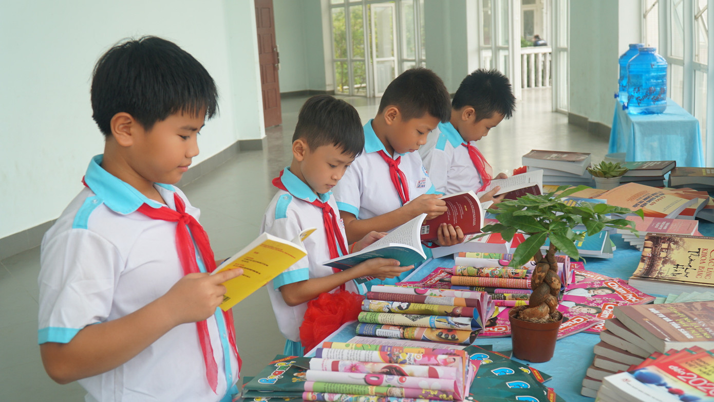 Ngày hội sách “Kết nối tri thức - Đường đến tương lai” năm 2023 diễn ra tại huyện Quảng Điền, TT-Huế.