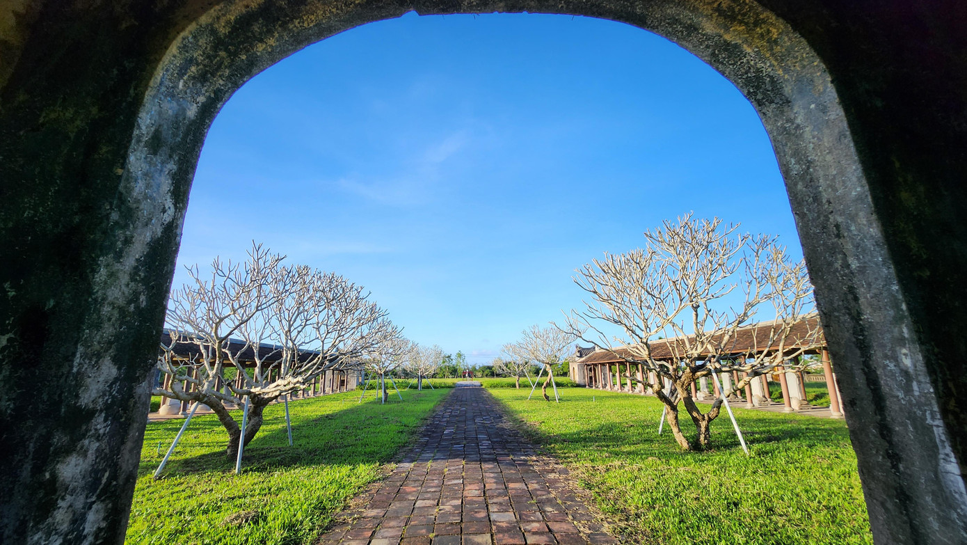 Còn theo ông Hoàng Việt Trung - Giám đốc Trung tâm Bảo tồn Di tích Cố đô Huế, với vùng đất có truyền thống hiếu học như Huế, việc đầu tư tu bổ phục hồi di tích Văn Miếu là rất cần thiết, nhằm tưởng nhớ đến những danh nhân đã góp phần xây dựng đất nước dưới triều Nguyễn, đồng thời, nhằm tôn vinh, cổ vũ tinh thần hiếu học của dân tộc Việt Nam nói chung và người dân TT-Huế nói riêng.
